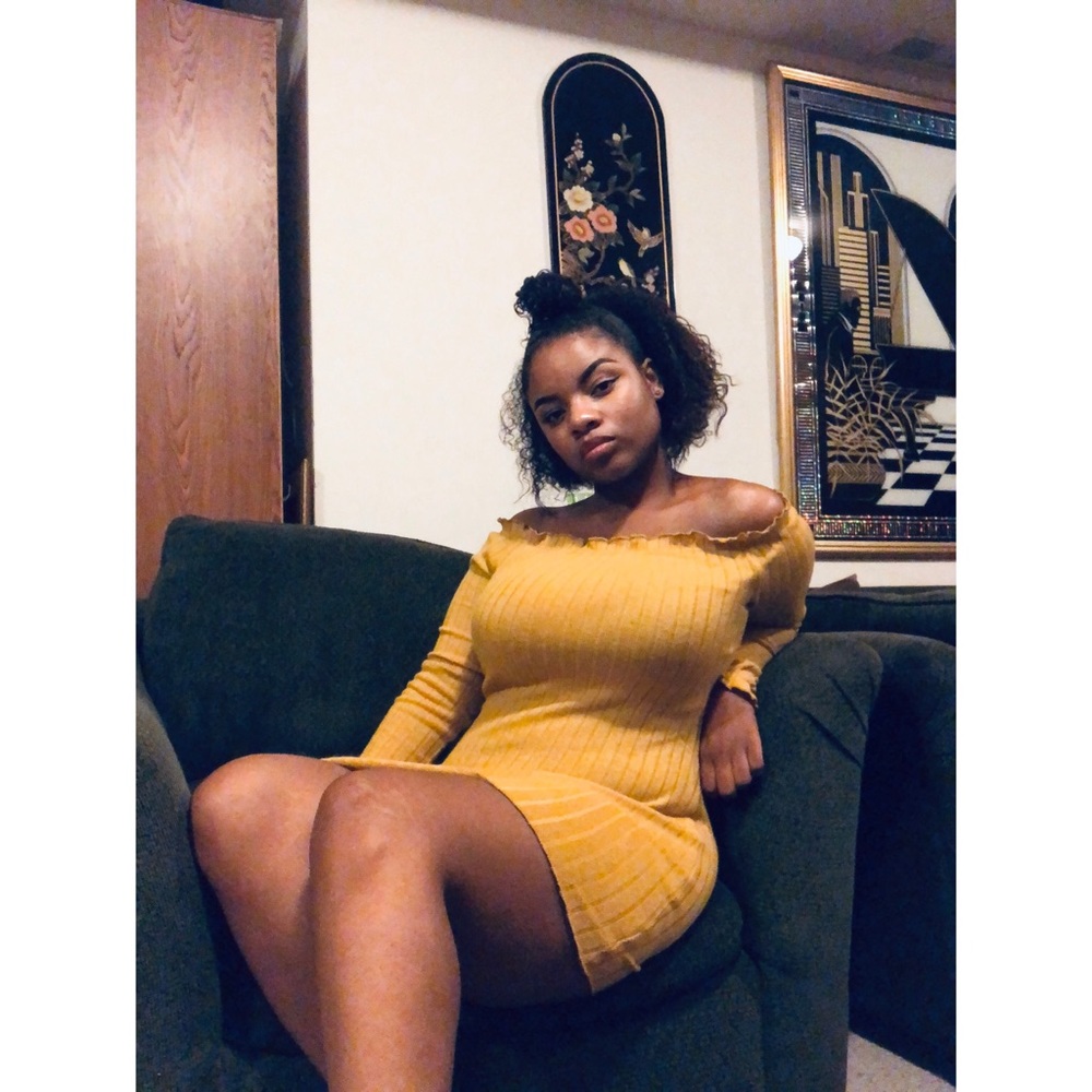 Yellow ribbed dress